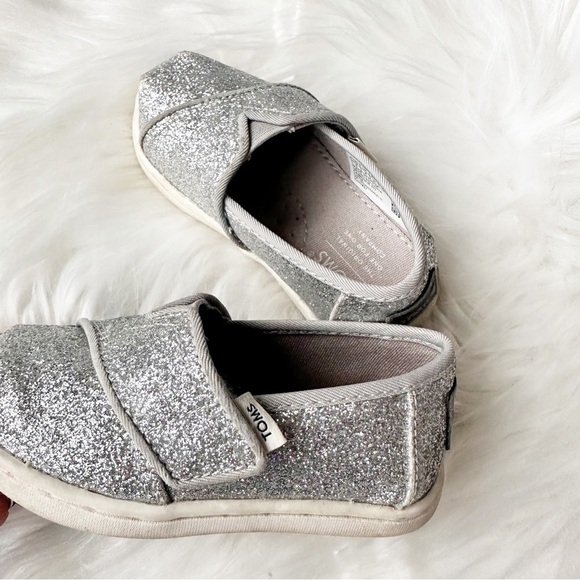 Toms Toddler Alpargata Silver Iridescent Glimmer Slip On Shoes 5 - Picture 6 of 6